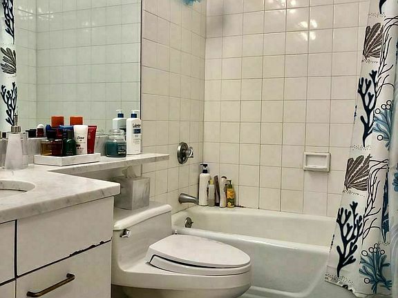 4th image of 301 W 57th St APT 11E
