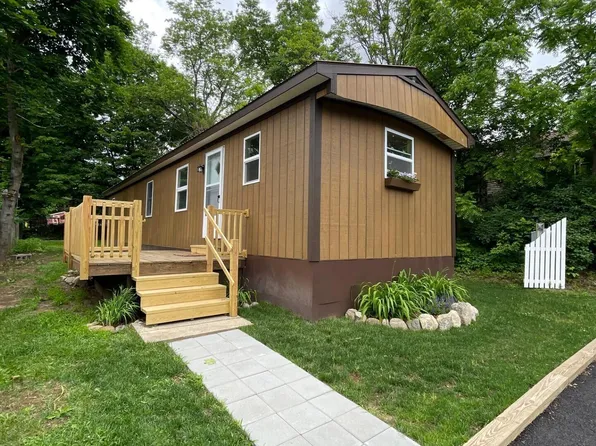 35 Burdick Avenue, Warrensburg, NY 12885