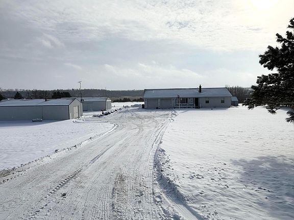 4th image of 6851 W 195th St