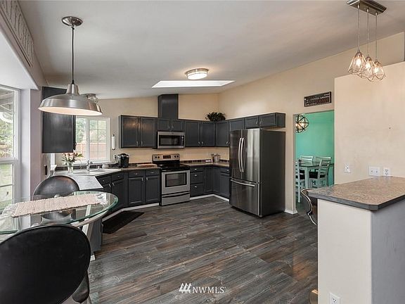 3rd image of 20513 92nd Ave E