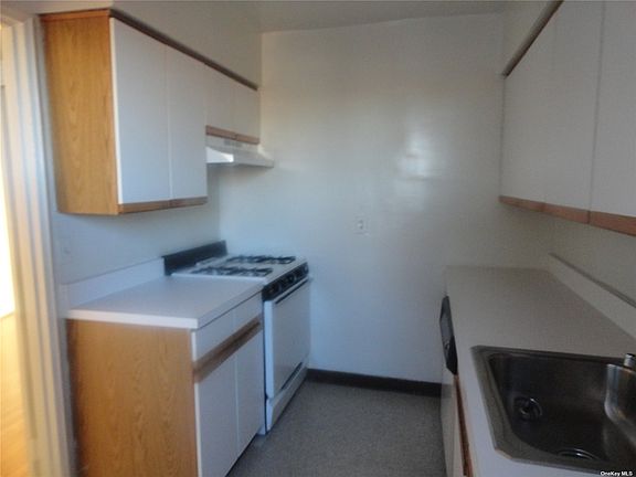 4th image of 124 S Park Ave APT 3V