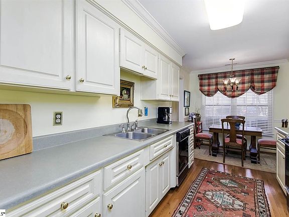 5th image of 40 Wood Pointe Dr Unit 3
