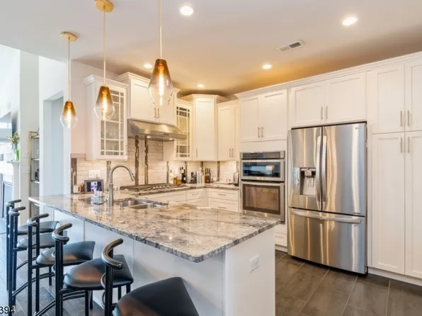 133 Van Cleef Dr, Readington Twp., NJ 08889