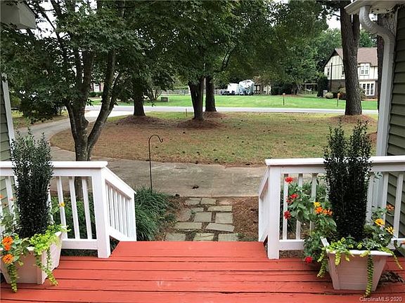 4th image of 3512 Barrington Dr