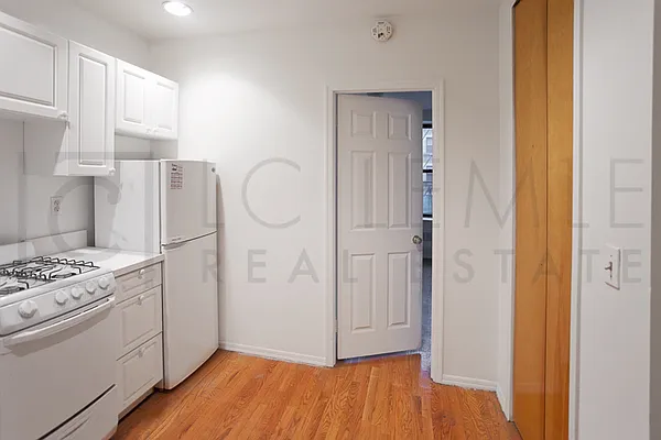 Rented by LC Lemle Real Estate Group | media 25