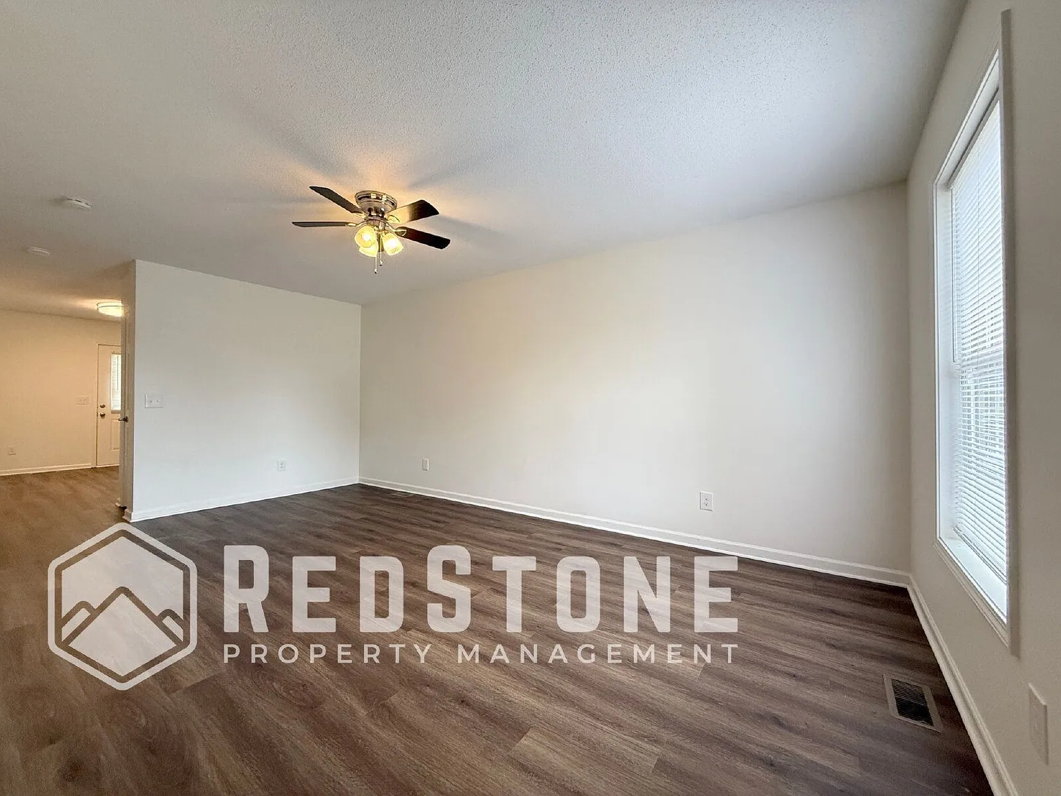 2 bed, 2.5 bath, 1185 sqft, $1,250 — Photo 2