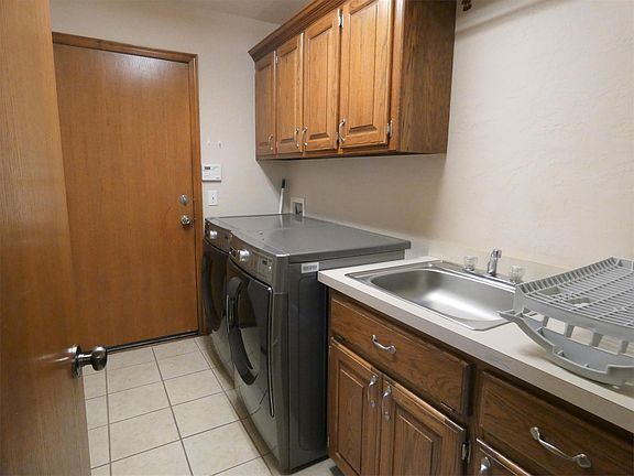 5th image of 733 NE 21st St