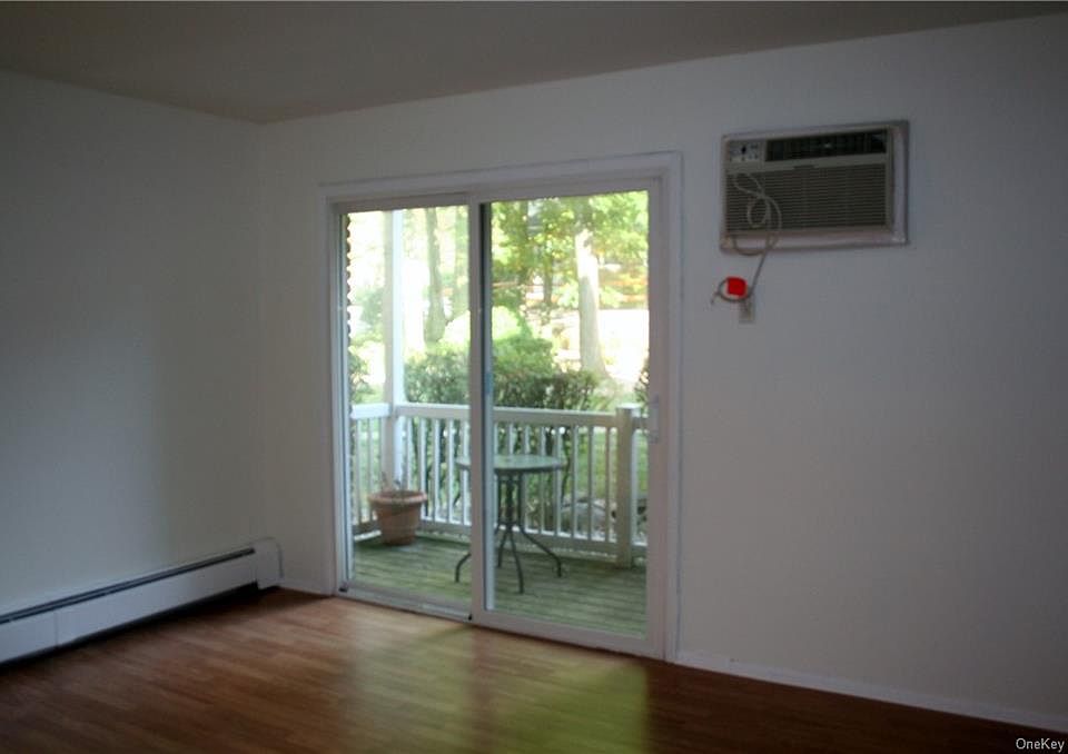 1st image of 201 Doxbury Ln