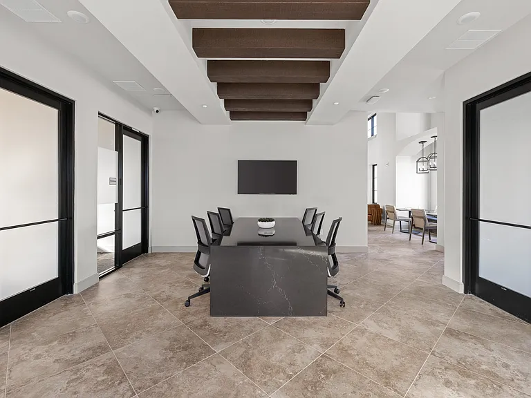Terrassa Luxury Apartments — Photo 9