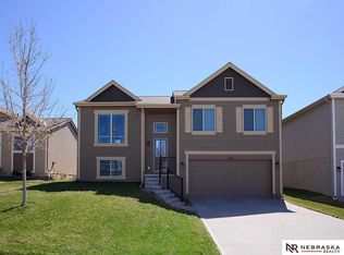 19367 X St, Omaha, NE 68135