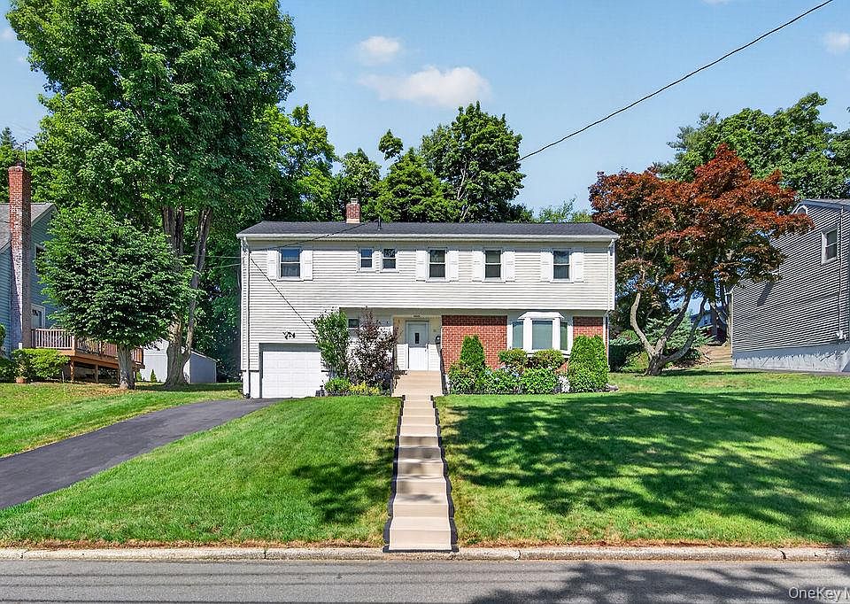 1st image of 11 Oakridge Road