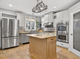 32 Green St, Fairhaven, MA 02719