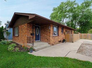 305 Edgewater Blvd, Tecumseh, ON N8N 2G9