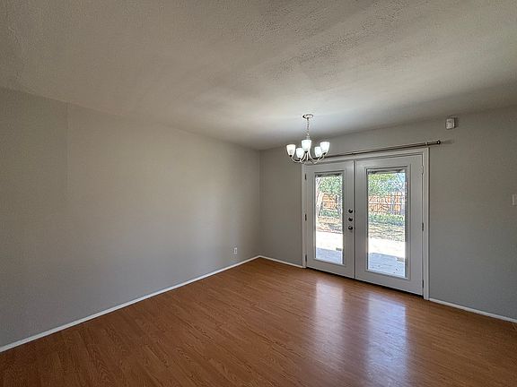 3rd image of 3027 Shadow Bend Dr