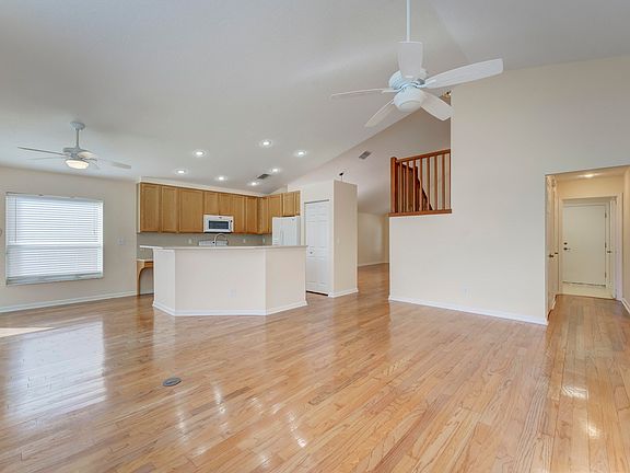 4th image of 7095 SE Twin Oaks Circle