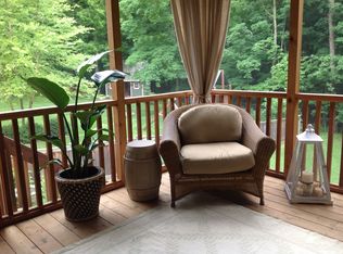 19025 Lake Ave, Deephaven, MN 55391