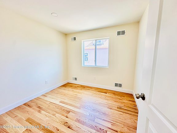 5th image of 150 Riche Ave