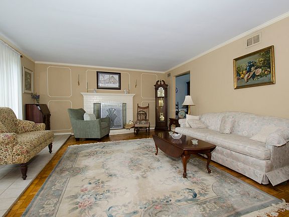 Living Room/wood burning fpl