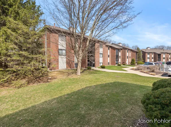 3364 Devonwood Hls NE APT A, Grand Rapids, MI 49525