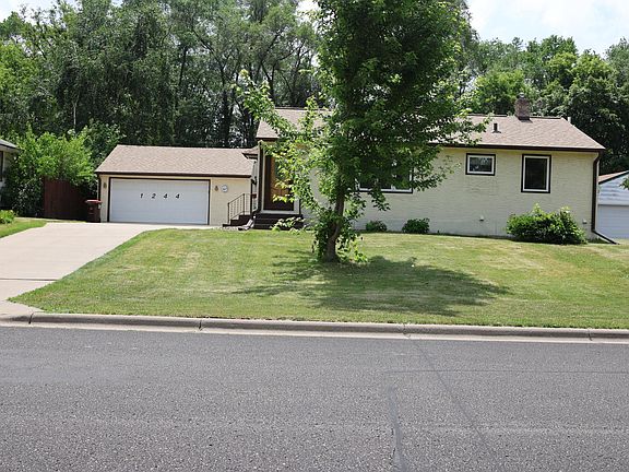 2nd image of 1244 Ryan Ave E