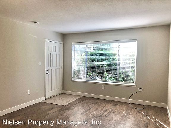 4th image of 2223 Q St #11