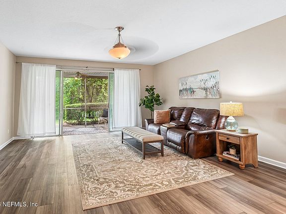 4th image of 13349 STONE POND Drive