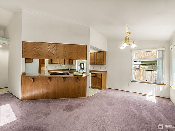 5th image of 3435 Woodside Court NE