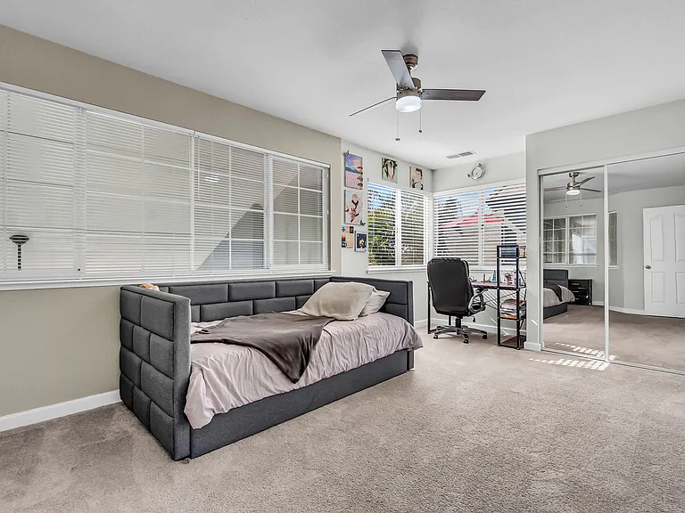 2435 Pinehurst Ct — Photo 33