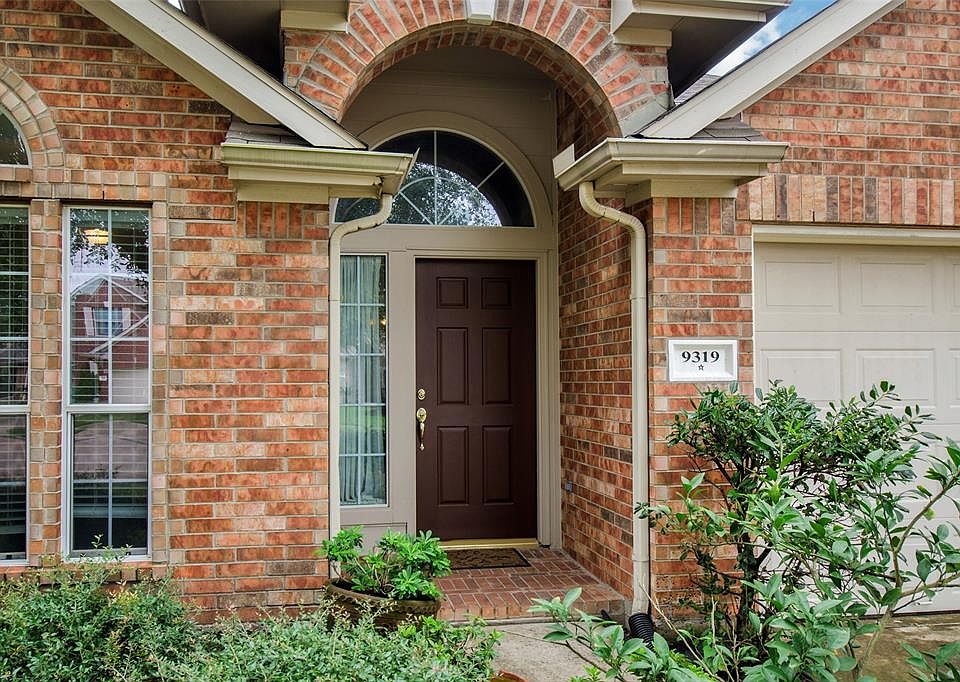 1st image of 9319 Dewmont Ln