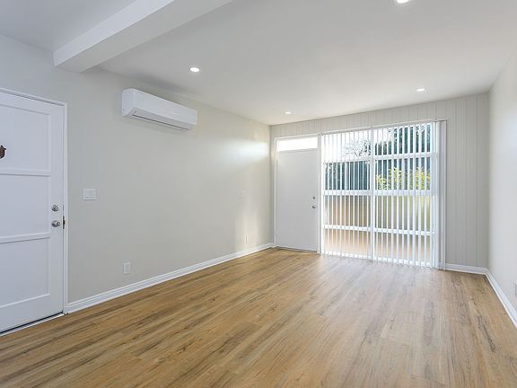 3rd image of 677 S Lake Ave APT G