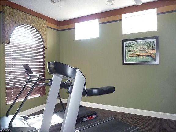 4th image of 240 Fox Hollow Dr APT 407