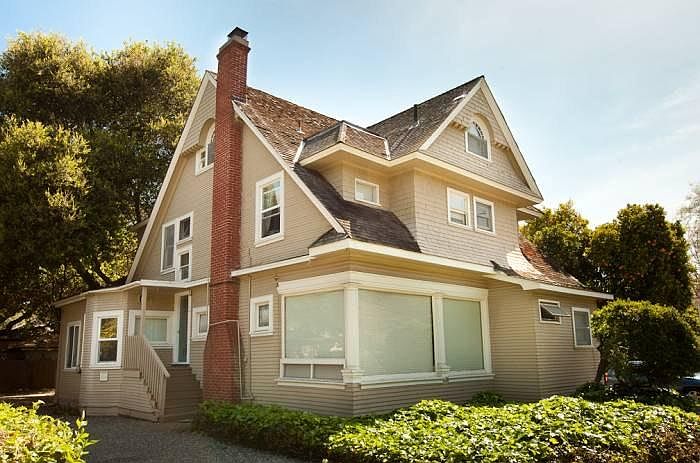 2nd image of 657 Everett Ave