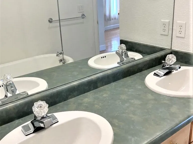1647 N Clarkson St #3 — Photo 10
