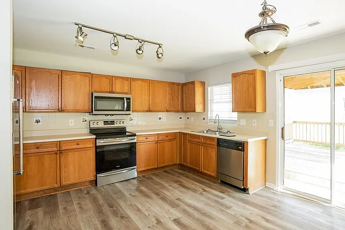 5027 Patricia Ann Ln — Photo 6