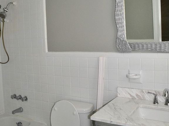 3rd image of 117 Heritage St