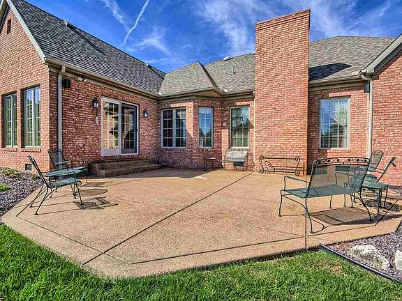 5th image of 1922 Olde Mill Ct