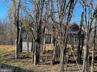 19 Capricorn Dr, Martinsburg, WV 25403