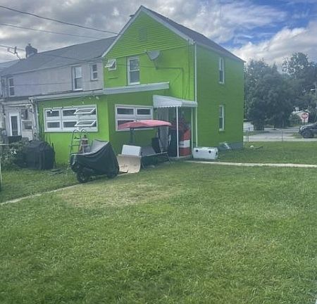 3rd image of 54 Parker St
