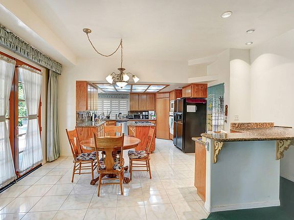 5th image of 6928 Dover Ct