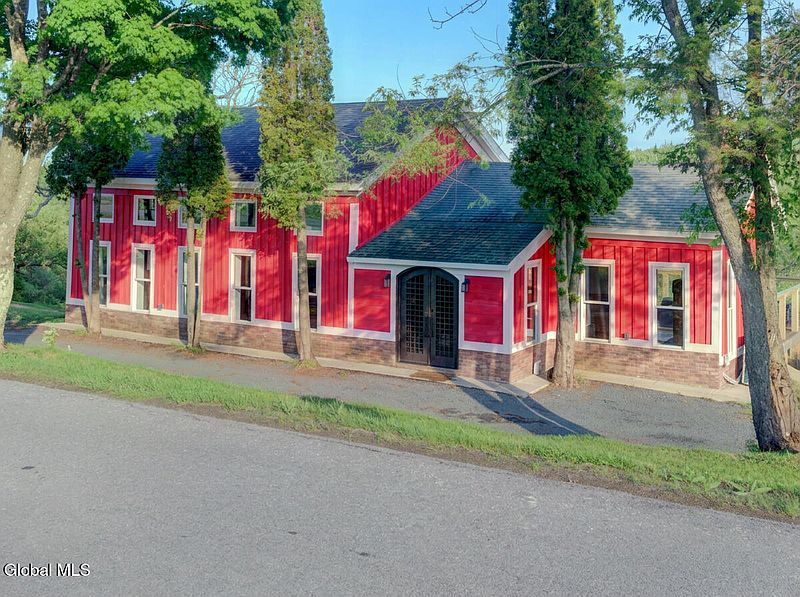2nd image of 320 Merchant Road