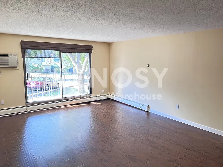 1304 W Medicine Lake Dr #118 — Photo 14