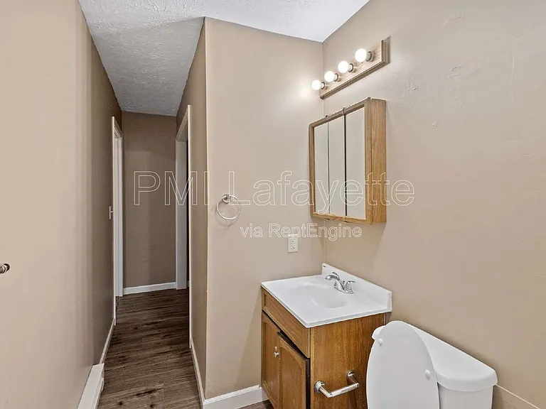 206 W Oxford St — Photo 3