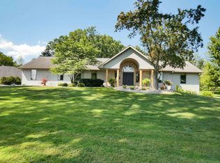 2753 Summerset Cir, Suamico, WI 54173