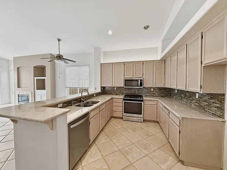 22810 Mountain Ash Cir — Photo 13