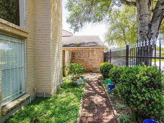 5th image of 11114 Bandlon Dr