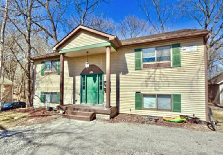 1302 W Huron St — Photo 1