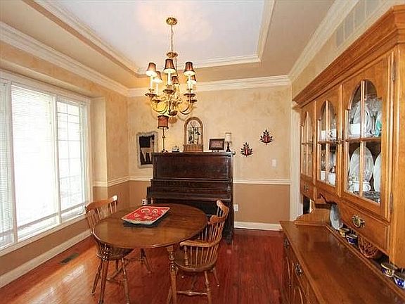 Tray Ceiling in dining room