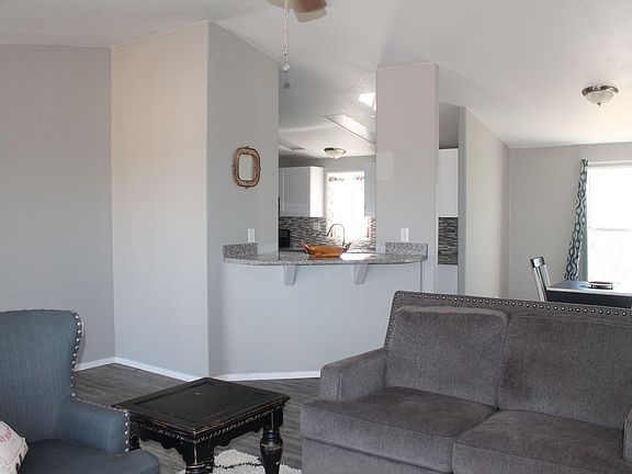 4th image of 1722 W Water Valley Way