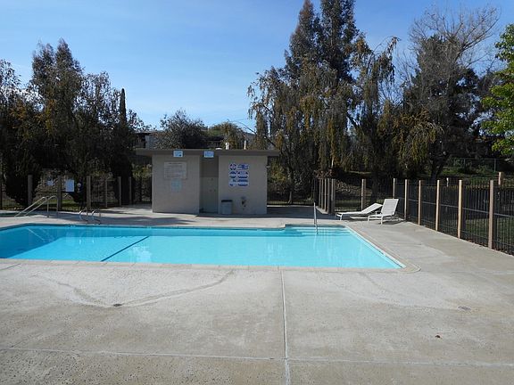 4th image of 9445 Carlton Oaks Dr Unit E