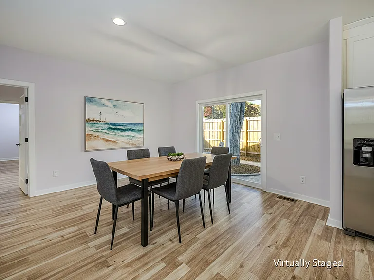 7039 Executive Cir — Photo 9